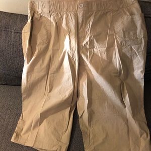 Khaki capris